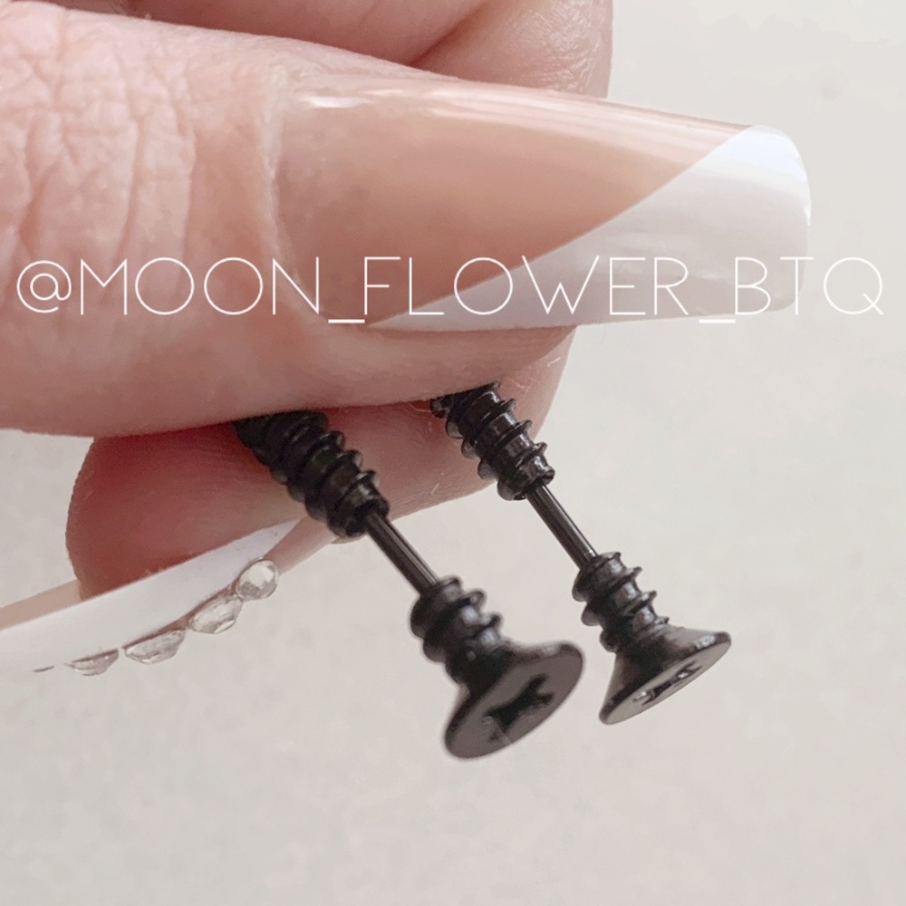 🟢SALE 2/$25🟢 Punk Goth Stainless Steel Screw Earrings - Picture 2 of 8